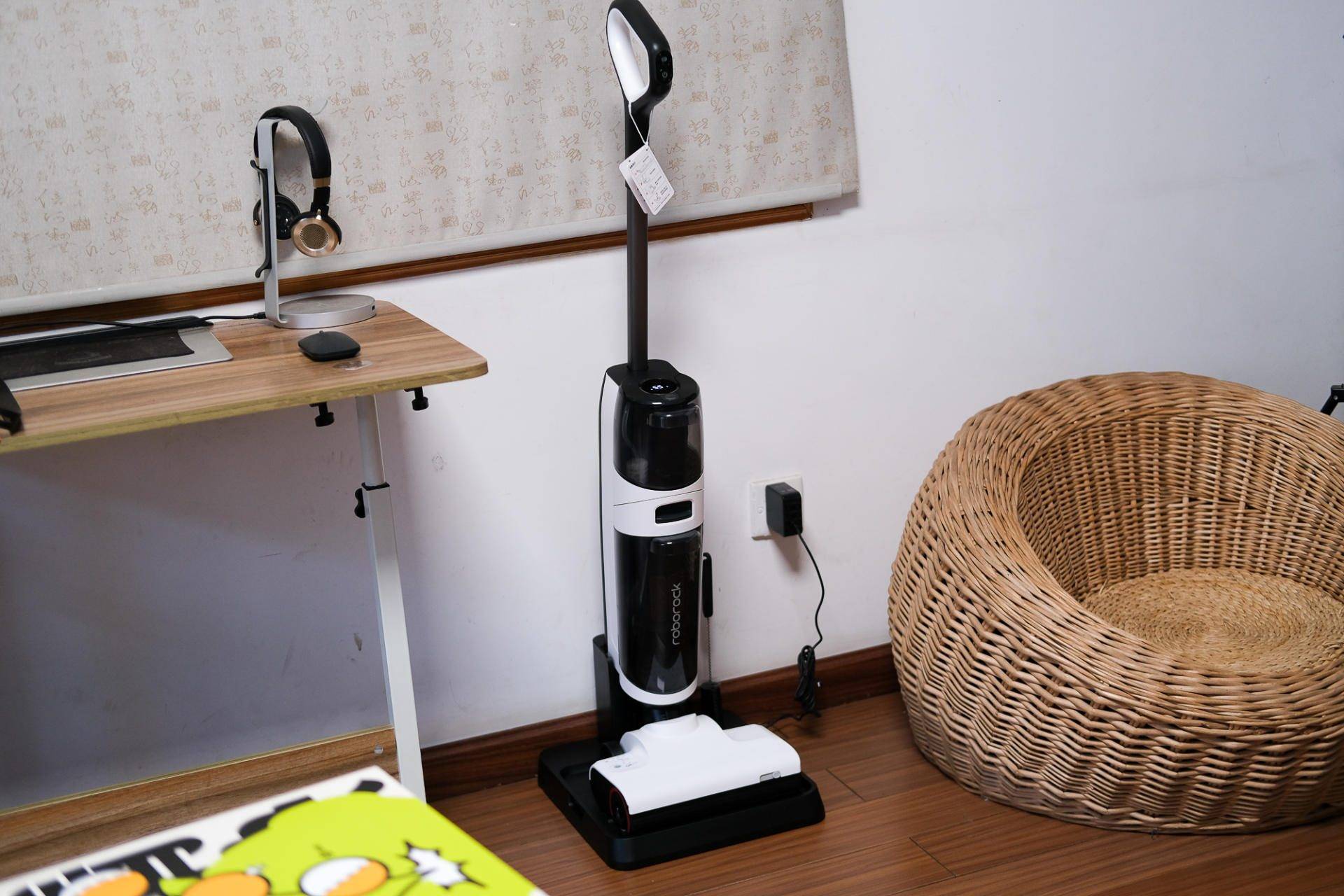 洗拖烘一体,2000元档最强洗地机?石头智能洗地机A10开箱测评