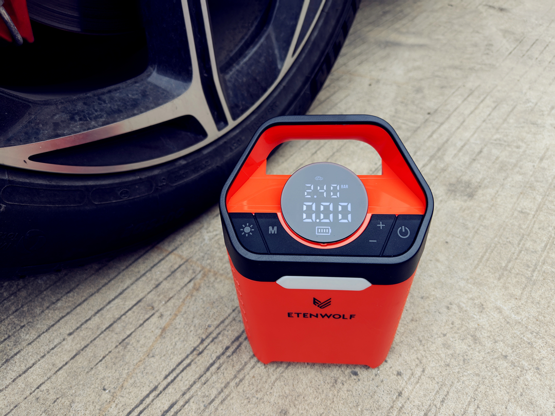 告别打气焦虑！这款毅狼V3旋风充气泵简直是车主应急神器