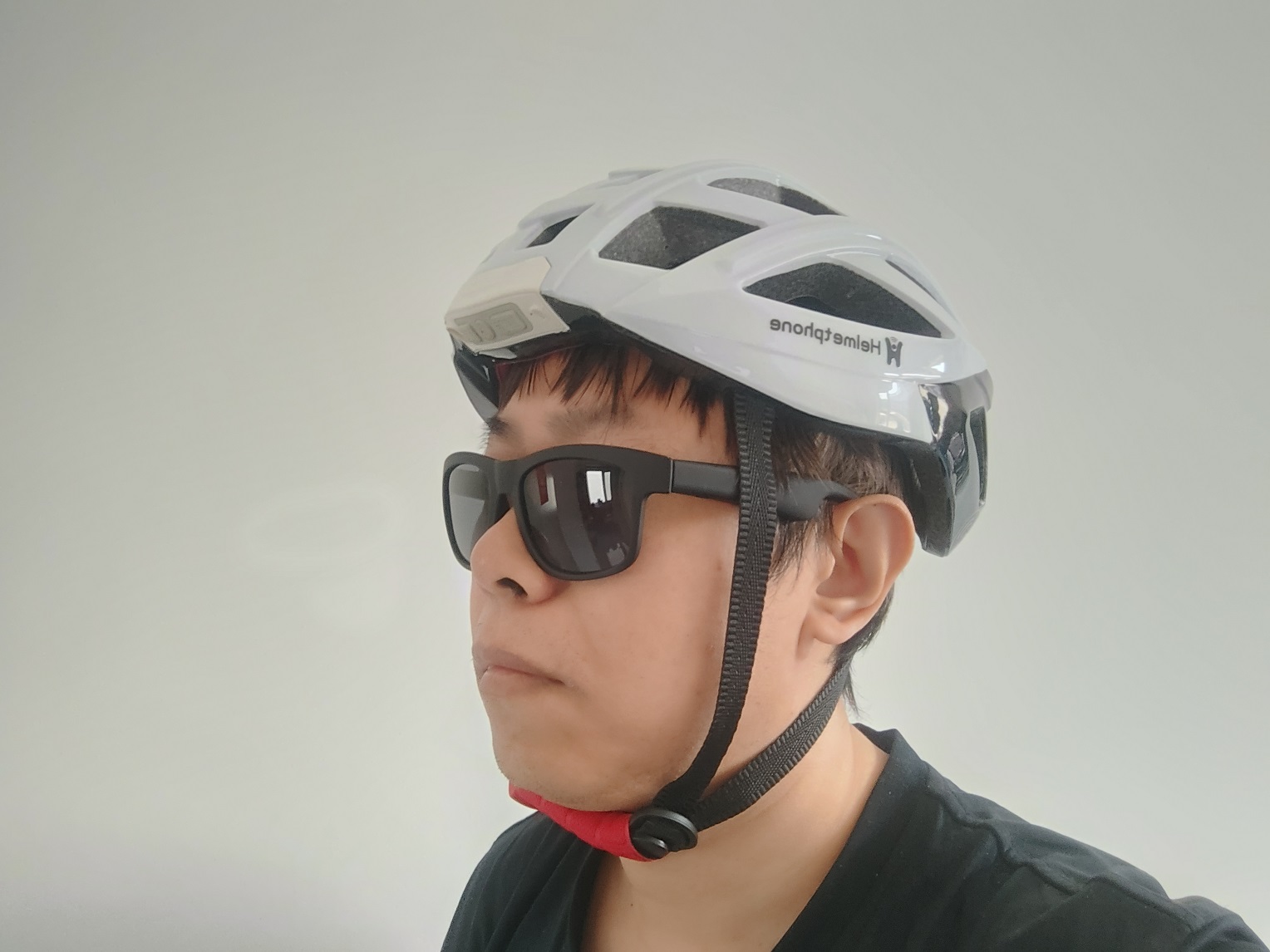 拒绝品牌溢价！飞雅FIYA F1智能眼镜：49元，解锁AI+运动双buff