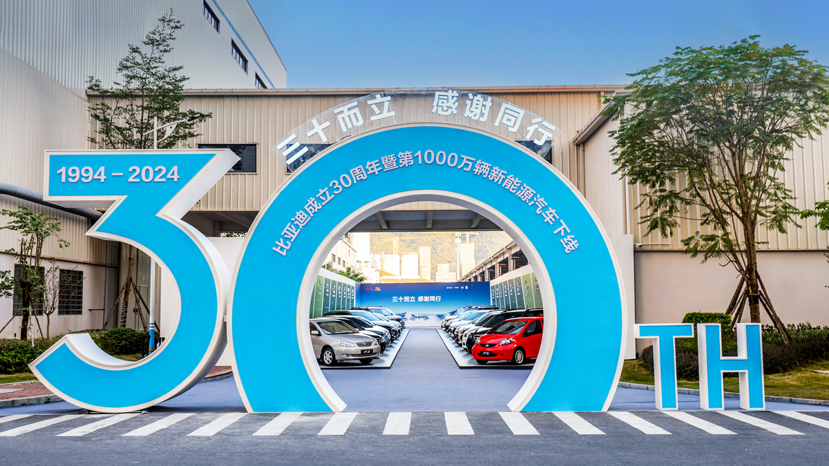 闪充、天神之眼B、云辇-C傍身,9.99万即享2027款海豹06越级实力